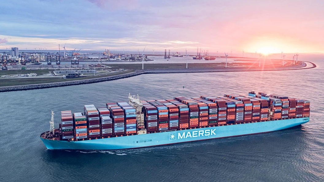 Maersk ship arriving apm terminal